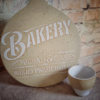 Rustieke broodplank BAKERY met olijven potje