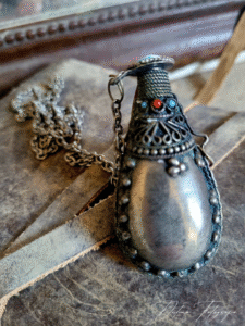 Vintage ketting met edelsteenhanger parfum/ashanger