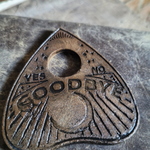 Planchette ouija bord yes no boekenlegger