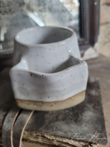 Mok speckled white met theezakjes houder